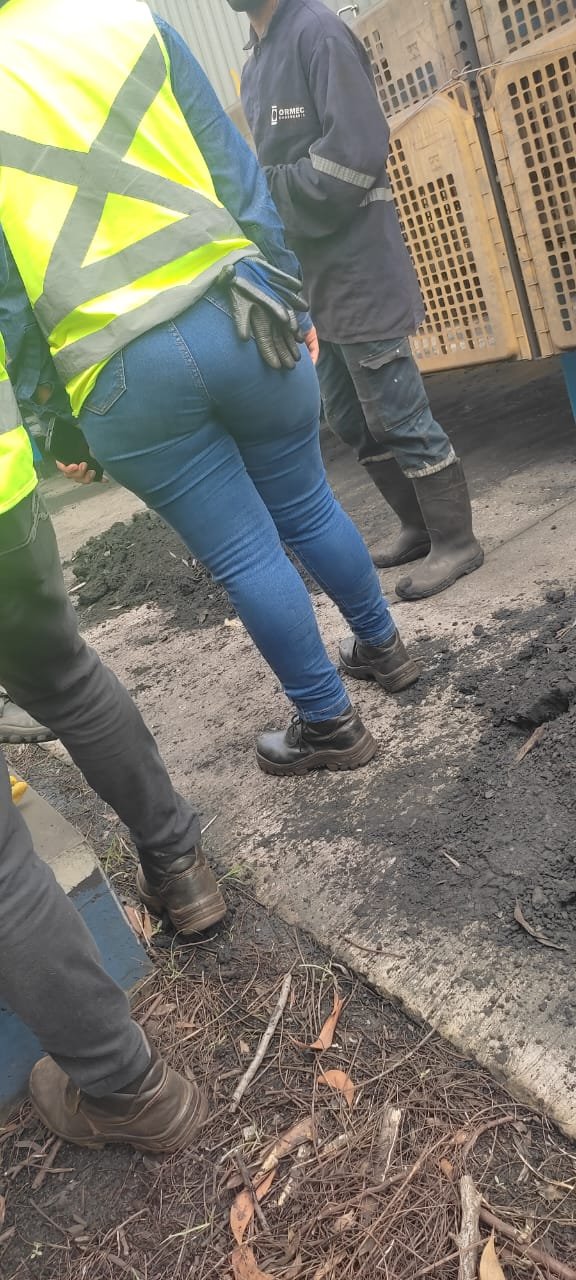 uma gostosa do rabo gordo pra vcs #lekUez6U