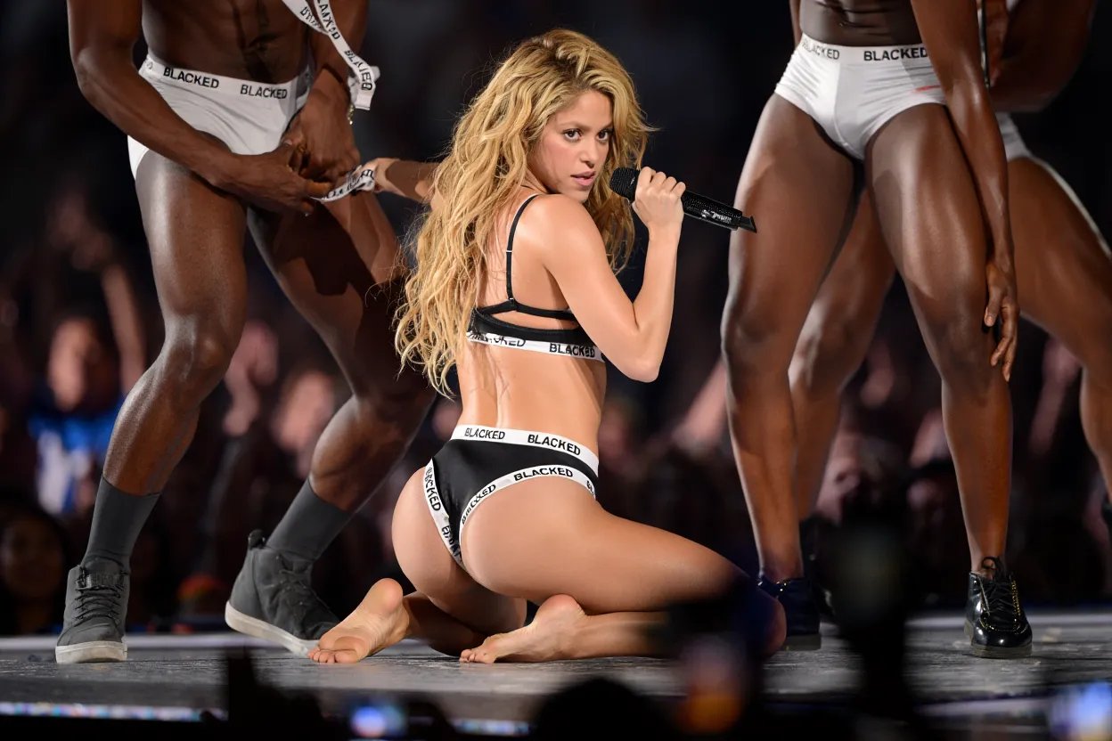 Shakira Se Vuelve Una Puta Con Sus Bailarines #LPiAAo7D