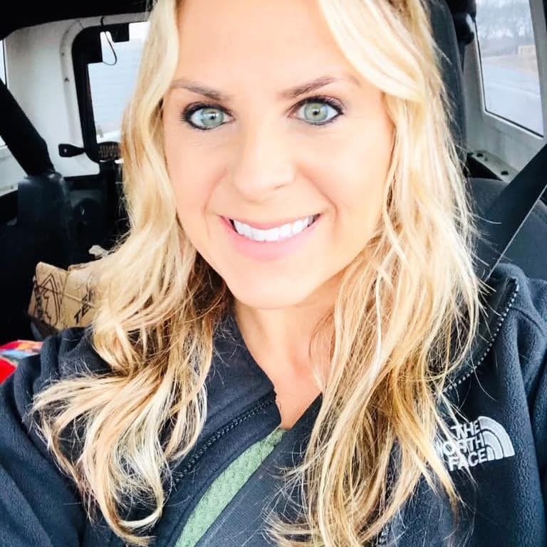 Amanda finds joy being an art teacher. I find joy in seeing her take her top off for Tit4U #ejUUe7pg